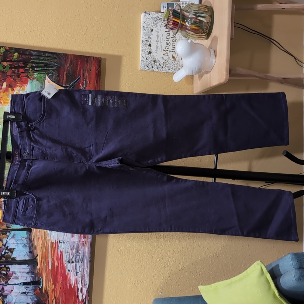 Gloria Vanderbilt Straight-Leg Jeans in Deep Purple